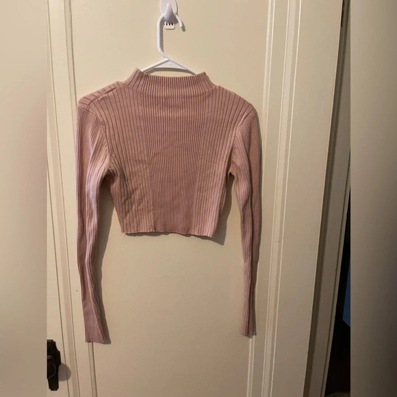 H&M Tops - H&M Cropped Long Sleeve Turtleneck